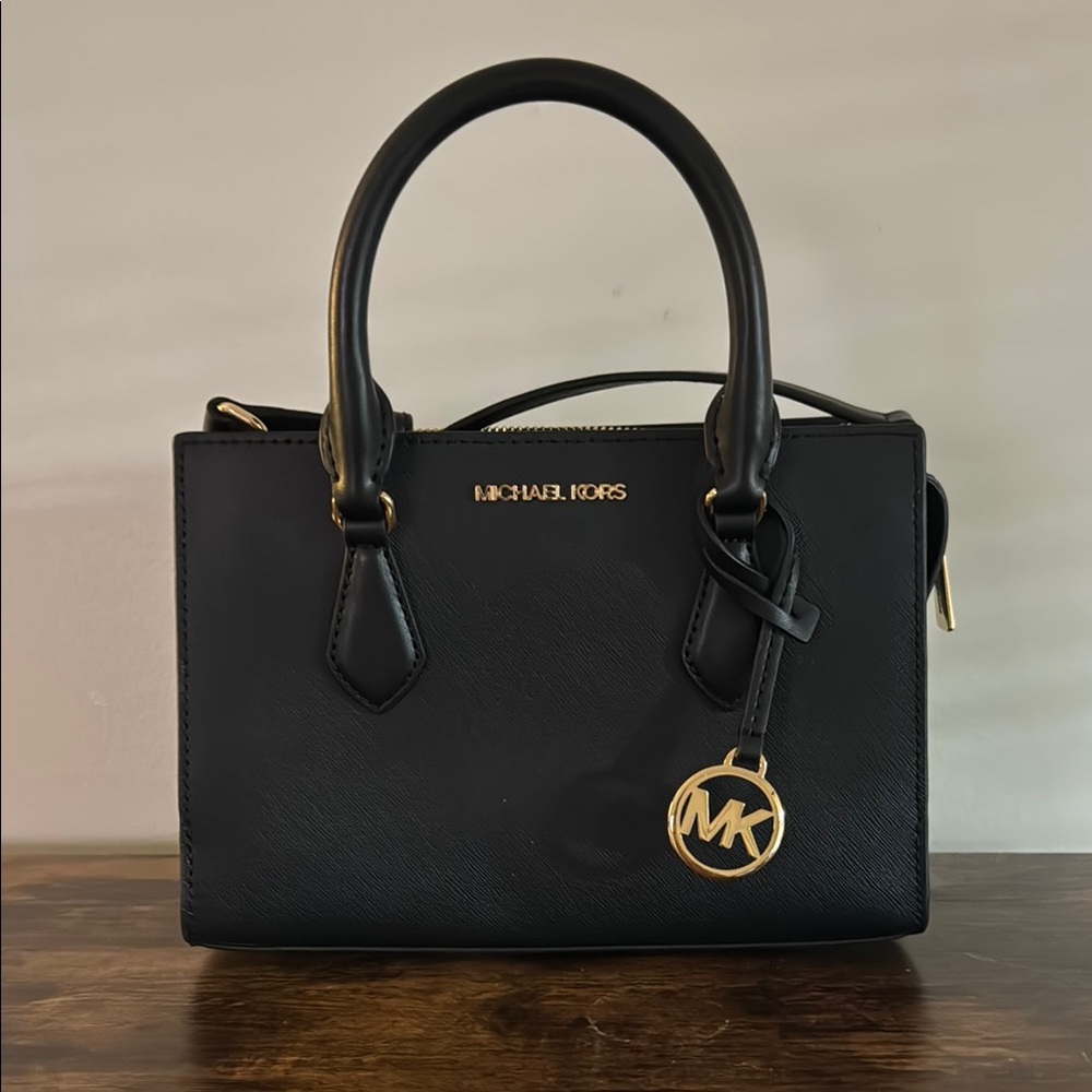 Michael Kors small Sheila bag with Gold Accents